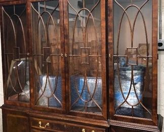 Aston Court by Henredon Hutch and Dining Room Table w 8 Chairs...Table is a Double Pedestal, Burl Wood Polished to a high sheen, the details are impeccable and pristine all these years later!
