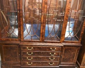 Aston Court by Henredon Hutch and Dining Room Table w 8 Chairs...Table is a Double Pedestal, Burl Wood Polished to a high sheen, the details are impeccable and pristine all these years later!