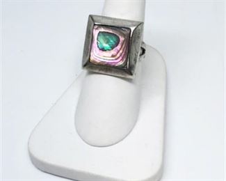 Lot 037
Vintage Taxco Signed Natural Abalone and Sterling Ring