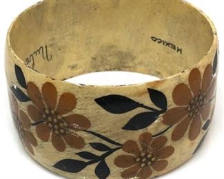 Lot 065
Fred Sexton Nube Blanca Papier Mache Bangle Bracelet