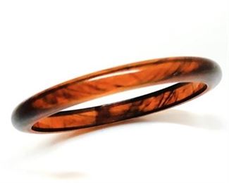 Lot 069
Vintage Bakelite Ink Spot Caramel Bangle Bracelet