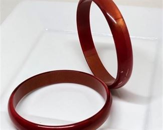 Lot 091
Vintage Red Bangle Bracelets