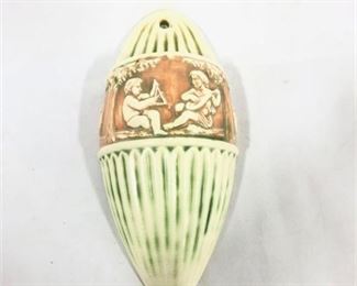 Lot 064
Roseville Pottery 1915 Donatello Wall Pocket Vase