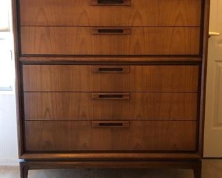 United MCM Bedroom Suite: Dresser w Mirror, Highboy and 2 Nightstands
