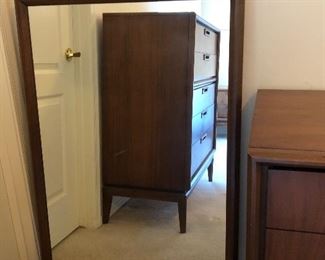 United MCM Bedroom Suite: Dresser w Mirror, Highboy and 2 Nightstands
