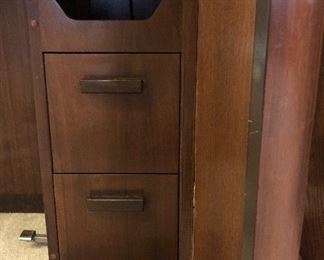 Vintage Singer Sewing Machine and Cabinet