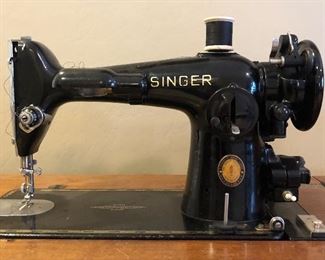 Vintage Singer Sewing Machine and Cabinet