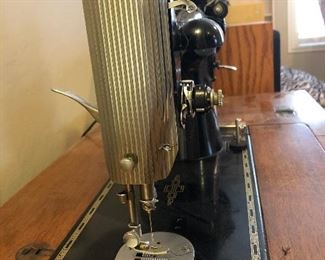 Vintage Singer Sewing Machine and Cabinet