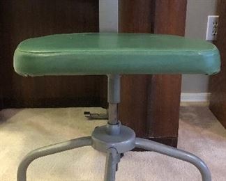 Vintage Swivel/Rolling Office Chair