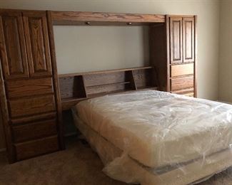 King Size Oak Bedroom Suite, Queen Matt/BS