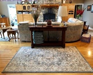 Karastan "Euphoria" rug 5 x 7, beautiful console table, pottery, lamp and more