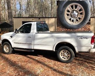 2001 Ford Sport 4 X 4 long bed white truck, F-150 V8
