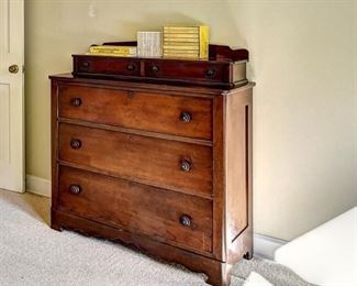 Vintage dresser