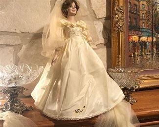 danbury mint- diana -bride doll  
