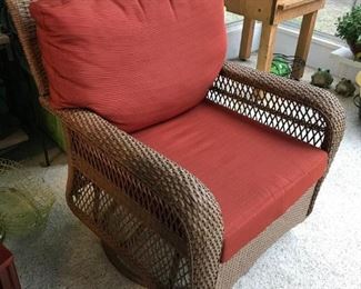 Rattan swivel Sunroom chair