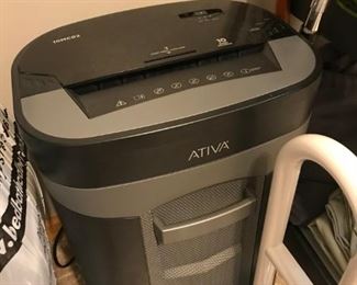 Ativa Paper Shredder - 10MC02