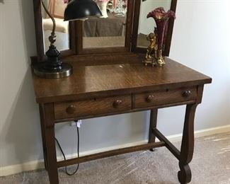 Antique Vanity with 3-piece mirror
