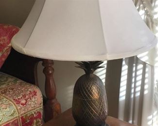 Brass pineapple table lamp