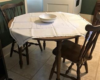 Kitchen table w/4 chairs (2 not pictured)