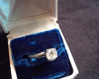 1 carat diamond ring VS-1 J color.