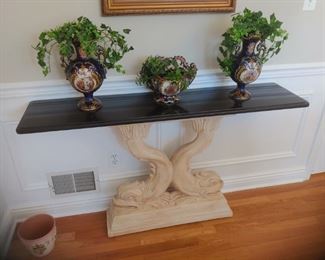 Great table with antique Urn set
