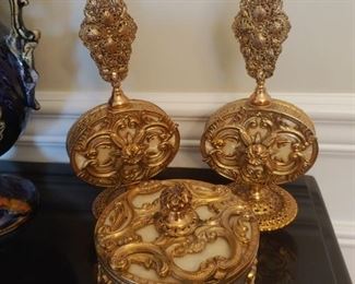 Vintage Perfume and vanity set NICE!