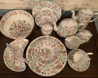 Minton, England, Dinner Set "Haddon Hall Green Edge and Gold Edge