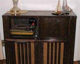 Antique Stereo/Radio