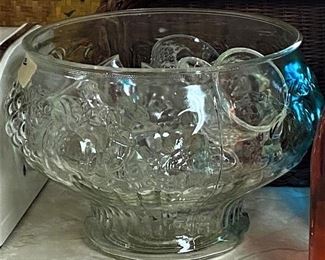 punch bowl with 12 cups