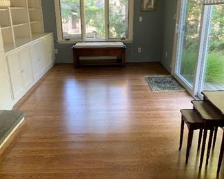 Hall bench