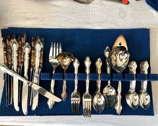 Vintage silver plate 80 pc set
International Silver Co. ‘Wakefield’
