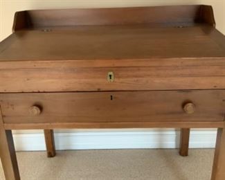 W-35    D-23    H-34