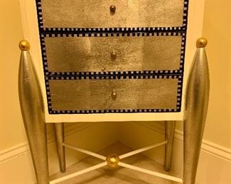 Adorable end table - cream, silver and gold giltwood - 3 drawers