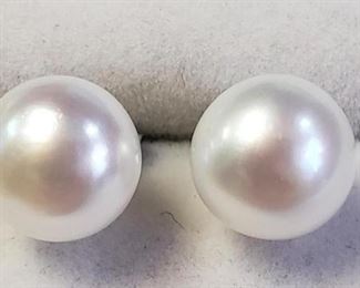  Silver Fresh Water Pearl Earrings