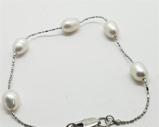  Silver Fresh Water Pearl 8" Bracelet