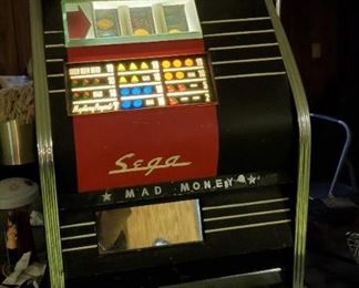 Alfred Newman Mad Money Slot Machine- Works