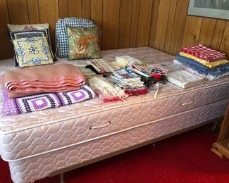 Full size mattress set