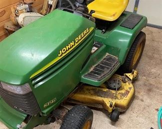 John Deere Riding Mower
Comes with Key and Runs