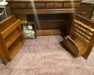 Sewing machine Cabinet