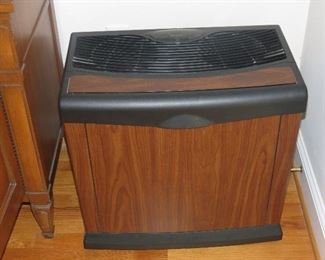 LARGE KENMORE HUMIDIFIER.