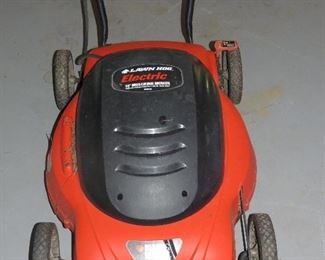 BLACK AND DECKER ELECTRIC MOWER.