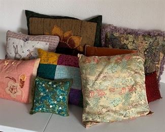 Large Selection of Pillows and Décor 