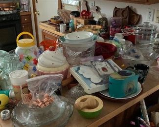 Large Selection of Kitchen Items