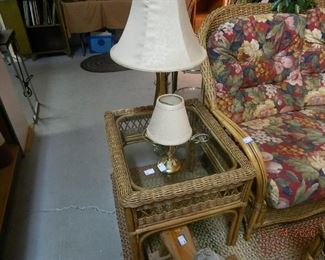wicker end table/lamps