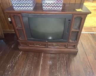 Old tv box, tv does not work! Heavy duty real wood