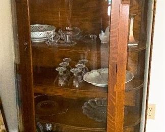 Curio Cabinet w Legs Curved with Glass