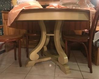 Round Italian Style Painted kitchen table