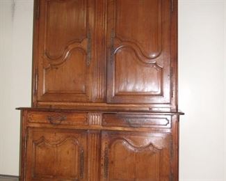 Louis xV 18c style buffet de corpse 2 part buffet solid oak