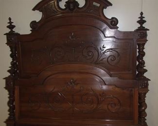 Louis XIII style bed double barleytwist big model sol walnut