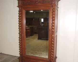 Quality Louis xIII style barleytwist single door robe oak